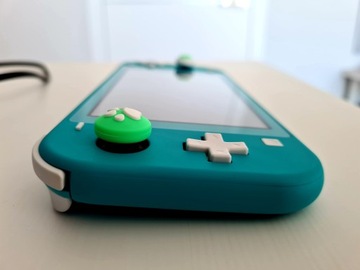 ЛАСТИК АНАЛОГОВЫЕ НАКЛАДКИ ДЛЯ NINTENDO SWITCH 4 ШТ.