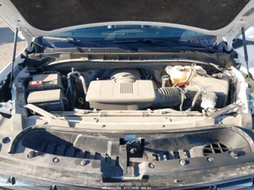 Chevrolet Suburban GMT900 2022 Chevrolet Suburban Premier 2022 5.3l 5.3 Benzyna 355KM, zdjęcie 8