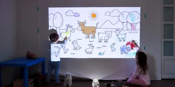 RZUTNIK PROJEKTOR ANDROID TV WIFI FULL HD PRZENOŚNY SMART GŁOŚNIK OSTROŚĆ +