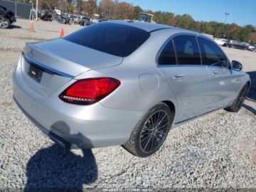 Mercedes Klasa C W206 2021 Mercedes-Benz Klasa C MERCEDES-BENZ C 2.0 Benzyna 255KM, zdjęcie 2
