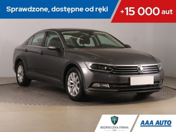 Volkswagen Passat B8 Limousine 1.4 TSI BlueMotion Technology ACT 150KM 2017 VW Passat 1.4 TSI, Salon Polska, Serwis ASO, Navi