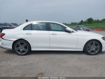 Mercedes Klasa E W213 2019 Mercedes-Benz Klasa E 2019 Mercedes-Benz E-Class E 300 RWD Sedan 2.0 241KM, zdjęcie 13