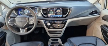 Chrysler Pacifica II 3.6 V6 Hybrid 264KM 2023 Chrysler Pacifica Chrysler Pacifica 3.6 Hybryda Plug-in 264KM, zdjęcie 6