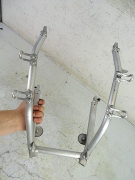 Suzuki GSXR GSX-R 600 SRAD Крепление на раму