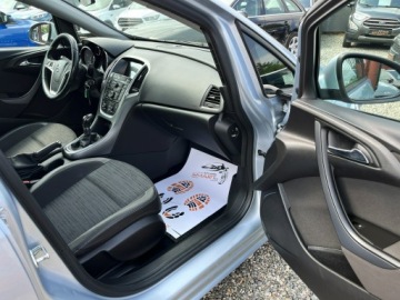 Opel Astra J Sedan 1.6 Twinport ECOTEC 115KM 2016 Opel Astra 1.6 Benzyna/LPG / Klima / Salon Pl, zdjęcie 7
