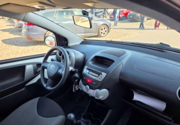 Toyota Aygo I Hatchback 5d Facelifting 1.0 VVT-i 68KM 2012 Toyota Aygo 1,0 Klima 68 km Benzyna 68KM, zdjęcie 7