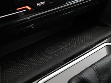 Volkswagen Passat B8 GTE Variant Facelifting 1.4 TSI Plug-In-Hybrid 218KM 2021 Volkswagen Passat 1.4GTE PHEV Automat Panorama, zdjęcie 28