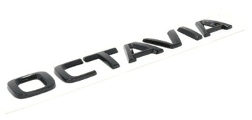 Черный логотип Skoda OCTAVIA на задней панели