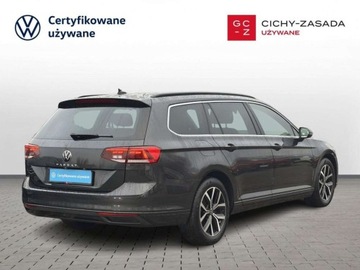 Volkswagen Passat B8 Variant Facelifting 1.5 TSI EVO 150KM 2023 Volkswagen Passat reflektory LED kamera nawigacja tempomat aktywny FV, zdjęcie 4