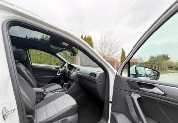 Volkswagen Tiguan II SUV 2.0 TSI BlueMotion Technology 220KM 2017 Volkswagen Tiguan Volkswagen Tiguan 2.0 Benzyna 220KM, zdjęcie 25