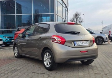 Peugeot 208 I Hatchback 3d 1.2 VTI 82KM 2014 Peugeot 208 1,2 82KM - Active - salon PL, bezwypadkowy 1.2 Benzyna 82KM, zdjęcie 4