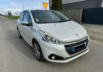 Peugeot 208 I Hatchback 5d Facelifting 1.6 BlueHDi 100KM 2016 Peugeot 208 Biala perla Bardzo ladny stan