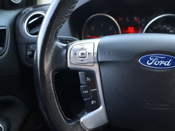 Ford Mondeo IV Hatchback 2.0 Duratorq TDCi DPF 140KM 2014 Ford Mondeo 2.0 TDCi, Salon Polska, Klima, zdjęcie 15