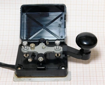 Телеграфный ключ от военной радиостанции [300]