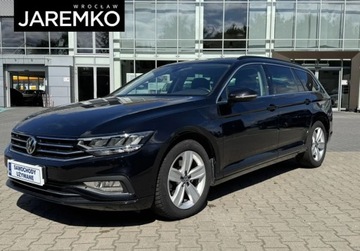 Volkswagen Passat B8 Variant Facelifting 2.0 TSI 190KM 2019 Volkswagen Passat 2.0 DSG 190KM Salon Polska Serwisy ASO FV23 2.0 Benzyna