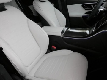 Mercedes GLC C254/X254 Coupe 2.0 200 204KM 2026 MERCEDES-BENZ GLC 200 4-Matic AMG Line 2.0 (204KM) 2026, zdjęcie 8