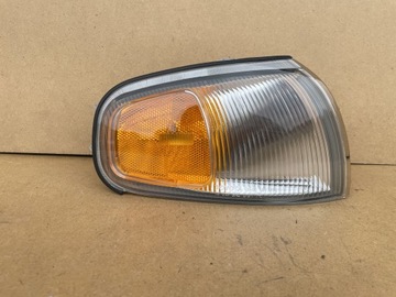 BLIKAČ SVĚTLO POZIČNÍ PRAVÁ TOYOTA CAMRY 95-96