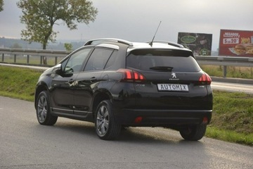 Peugeot 2008 I SUV Facelifting 1.2 PureTech 82KM 2017 Peugeot 2008 1.2 doinwestowany Android Auto Car, zdjęcie 5