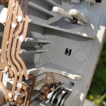 LAMPA KABINY OSVĚTLENÍ POLSTROVÁNÍ VW GOLF 4 BORA LEON PASSAT B5
