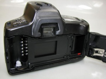 MINOLTA DYNAX 300si - корпус