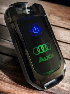 АВТОМОБИЛЬНЫЙ БРЕЛОК AUDI RGB СВЕТОДИОДНАЯ ЗАЖИГАЛКА ПОДАРОЧНАЯ КОРОБКА С БАНТОМ
