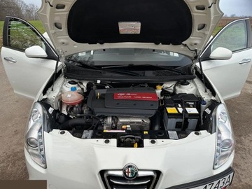 Alfa Romeo Giulietta Nuova II Hatchback 5d 1.4 TB 16v Mair 170KM 2011 Alfa Romeo Giulietta 1.4 TB 16V Multiair Collezione 170KM 2011r, zdjęcie 15