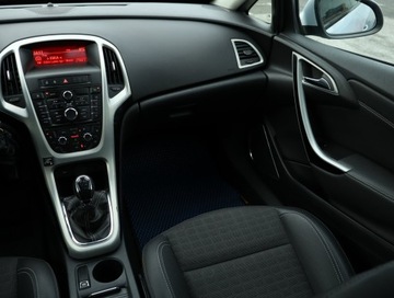 Opel Astra J Hatchback 5d 1.4 Turbo ECOTEC 140KM 2012 Opel Astra 1.4 T, GAZ, VAT 23%, Klima, zdjęcie 7