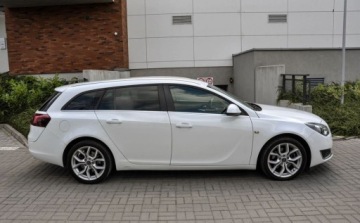 Opel Insignia I Sports Tourer Facelifting 2.0 CDTI ECOFLEX 140KM 2014 Opel Insignia 2,0CDTI Lift 2014 r. Bezwypadkowy Skory 2.0 Diesel 140KM, zdjęcie 4