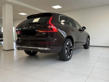Volvo XC40 2026 VOLVO XC60 B5 B AWD Ultra Bright Suv 2.0 (264KM) 2026, zdjęcie 4
