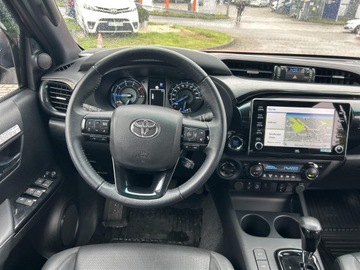 Toyota Hilux VIII Podwójna kabina Facelifting 2.8 D-4D 204KM 2023 Toyota Hilux 2.8 D-4D Double Cab Invincible 4x4 To, zdjęcie 12