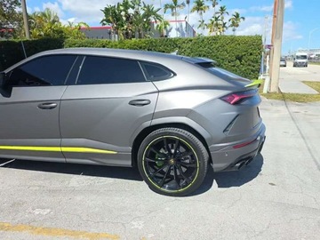 Lamborghini Urus 2022 Lamborghini Urus Graphite Capsule 2022 4.0 Benzyna 641KM, zdjęcie 2