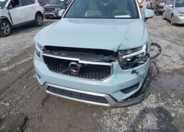 Volvo XC40 2019 Volvo XC 40 2019r., T5 Momentum, 2L, od ubezpieczalni 2.0 Benzyna 251KM, zdjęcie 9