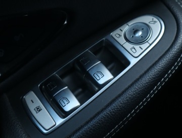 Mercedes GLC C253 SUV 2.1 220 d 170KM 2018 Mercedes GLC GLC 220 d 4MATIC, Salon Polska, zdjęcie 15