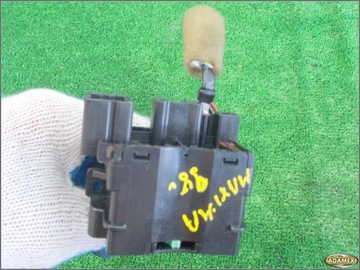 NISSAN MAXIMA QX 98R - PŘEPÍNAČ SMĚROVKA