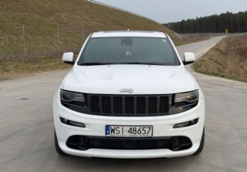 Jeep Grand Cherokee IV Terenowy Facelifting 6.4 V8 468KM 2015 Jeep Grand Cherokee 2015 Jeep Grand Cherokee SRT 6.4 V8 HEMI 6.4 Benzyna, zdjęcie 5