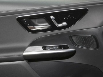 Mercedes GLC C254/X254 2025 GLC Coupe 300 e 4-Matic AMG Line 2.0 (360KM) 2025, zdjęcie 17