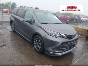 Toyota Sienna III 2025 Toyota Sienna Platinum, 2025r., 4x4, 2.5L 2.5 Benzyna 245KM