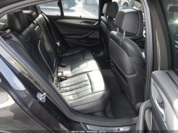 BMW Seria 5 G30-G31 2018 BMW Seria 5 M550i xDrive 2018 4.4l 4.4 Benzyna 456KM, zdjęcie 11