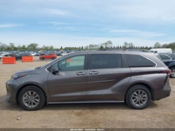 Toyota Sienna III 2024 Toyota Sienna xle, 2024r., 4x4, 2.5L 2.5 Benzyna 189KM, zdjęcie 5