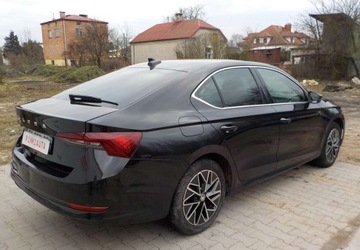 Skoda Octavia IV Liftback 2.0 TDI 150KM 2023 Skoda Octavia SPORTLINE DSG Okazja 2.0 Diesel 150KM, zdjęcie 17