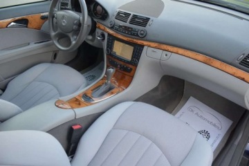 Mercedes Klasa E W211 Sedan W211 5.5 V8 (500) 388KM 2007 Mercedes-Benz Klasa E MERCEDES E500 4-MATIC 388KM Xenon Navi Klimatronik-4, zdjęcie 23