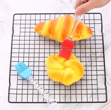 СИЛИКОНОВАЯ ЩЕТКА ДЛЯ МЯСНЫХ ТОРТОВ 22СМ