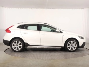 Volvo V40 II Hatchback 2.0 D2 DRIVE-E 120KM 2015 Volvo V40 Cross Country 2.0 D2, Navi, Klima, zdjęcie 5