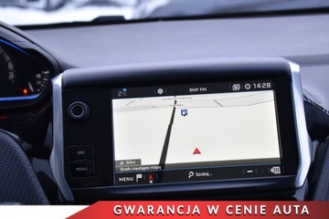 Peugeot 2008 I SUV Facelifting 1.2 PureTech 110KM 2018 Peugeot 2008 NaviKamera SkoraAlcantara Ambiente Led Panorama Klimatronic, zdjęcie 12