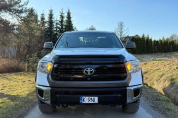 Toyota Tundra II 2014 Toyota Tundra Toyota Tundra 5.7 4x4 Double Cab Limited 5.7 Benzyna 381KM, zdjęcie 2