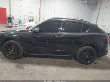 Alfa Romeo Stelvio SUV 2.0 Turbo 280KM 2018 Alfa Romeo Stelvio 2018 r.,2,0L TI SPORT AWD 2.0 Benzyna 280KM, zdjęcie 14