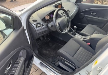 Renault Megane III Hatchback Facelifting 2013 1.6 16V 110KM 2014 Renault Megane 1.6 110KM R-link Climatronic Navi Serwis Bezwypadkowy Dla w, zdjęcie 17