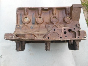 КЛИНОВЫЕ ХРОМИРОВАННЫЕ УПЛОТНИТЕЛИ ОКОН ПЕРЕДНЯЯ ЗАДНЯЯ FSO FIAT 125P