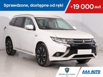 Mitsubishi Outlander III 2017 Mitsubishi Outlander 2.0 PHEV, 4X4, Automat