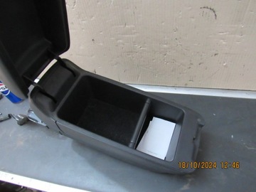 LOKETNÍ OPĚRKA KOŽENÝ AVENSIS T25